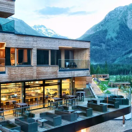 Chalet Gradonna Mountain Resort.2