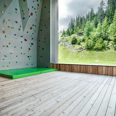 Chalet Gradonna Mountain Resort.2